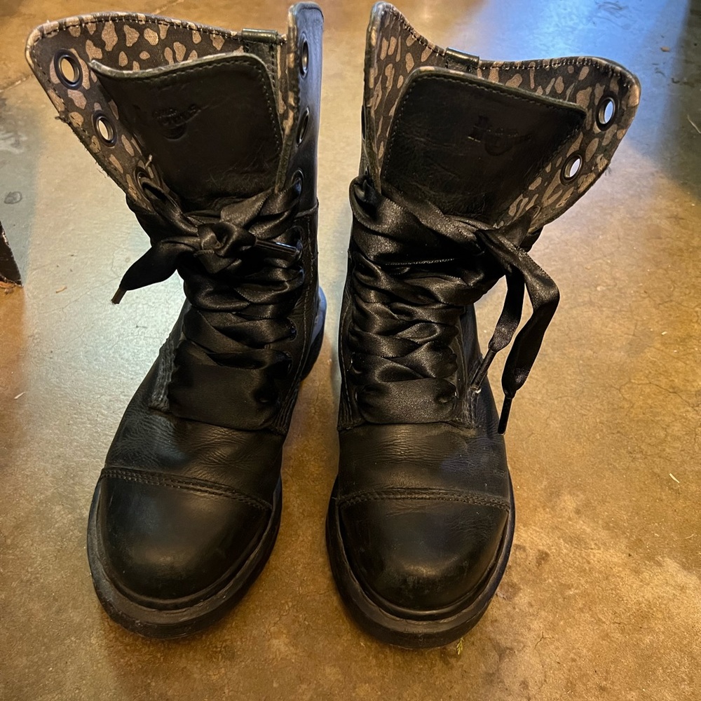 Dr martens aimilie fold over leopard black tall combat ribbon lace boots